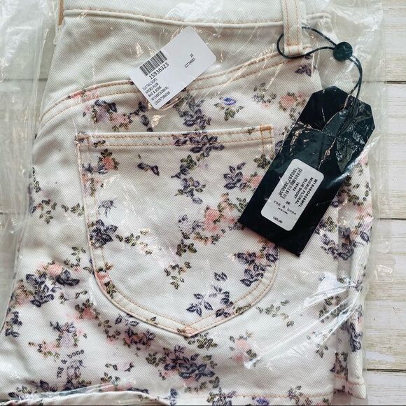 Rag & Bone Ellie Micro Floral Denim Shorts Sz 26 NWT - Picture 8 of 12